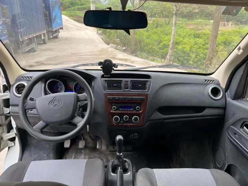 重慶20年長安汽車M605