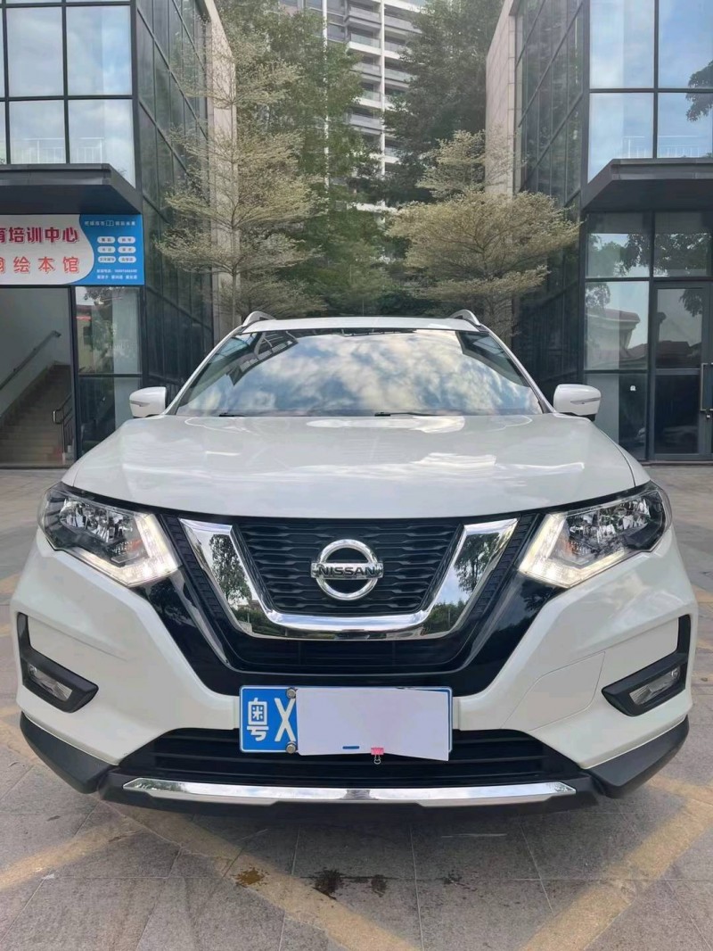 佛山18年日產奇駿1