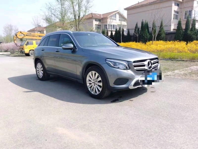 东营17年奔驰GLC9