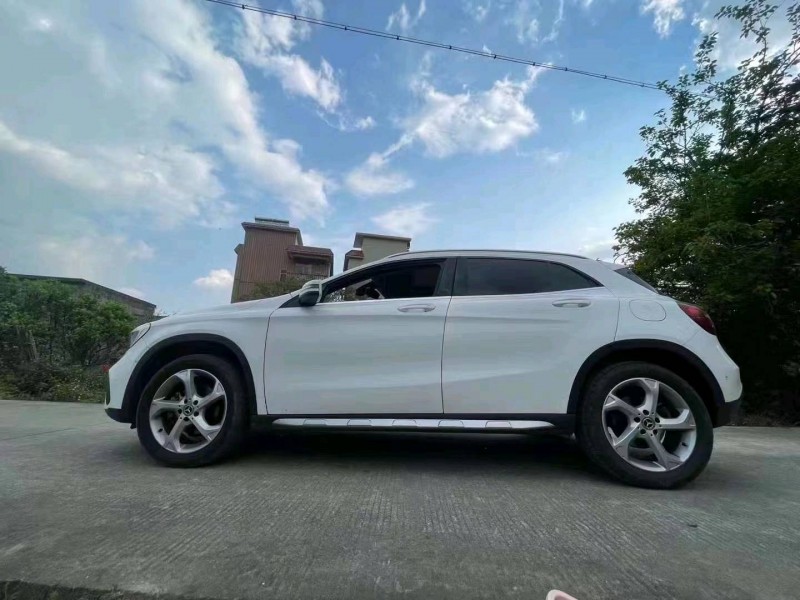 济宁19年奔驰GLA7