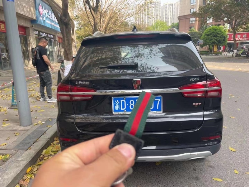 重慶17年榮威RX56