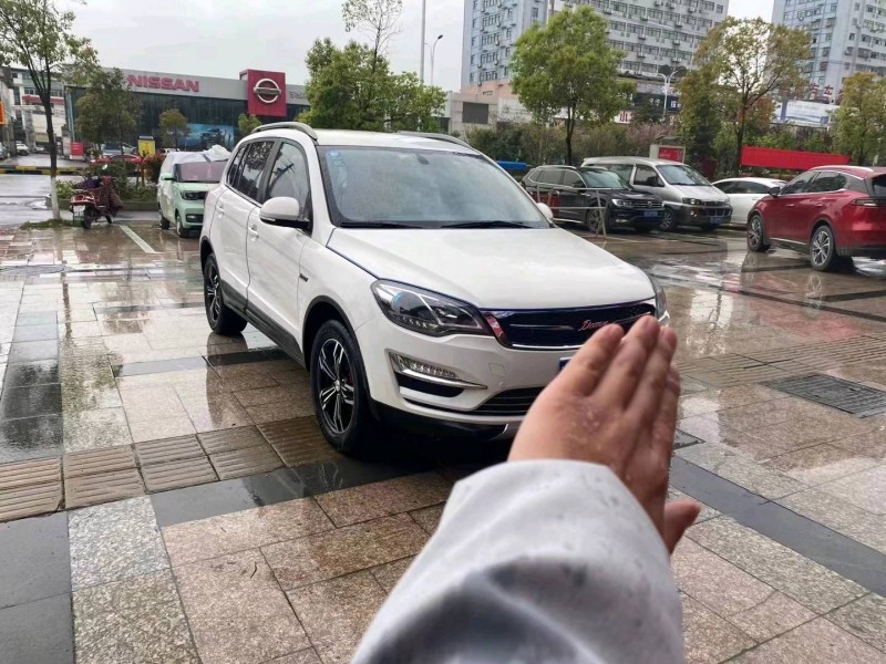 上饒17年眾泰大邁X57