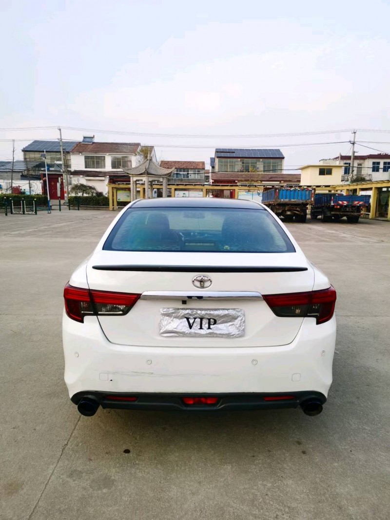 徐州14年丰田锐志5