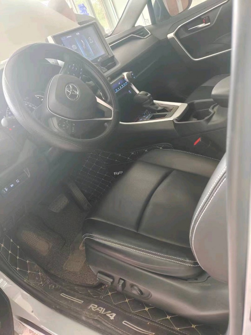 北京19年丰田RAV43
