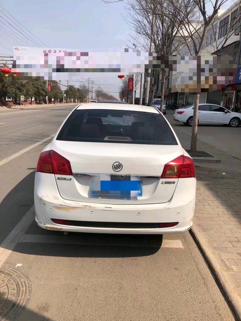 徐州13年别克凯越4