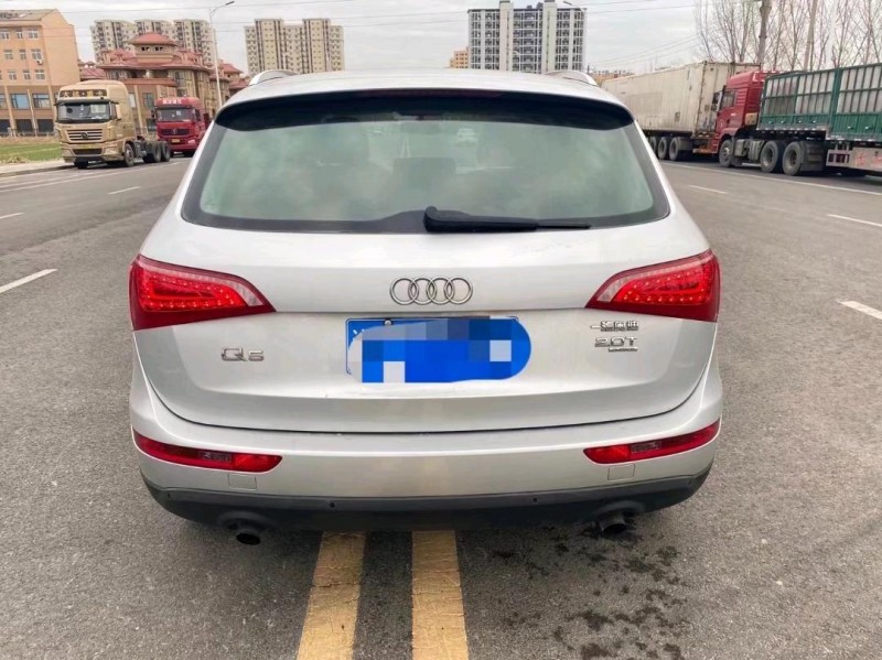 煙臺10年奧迪Q54