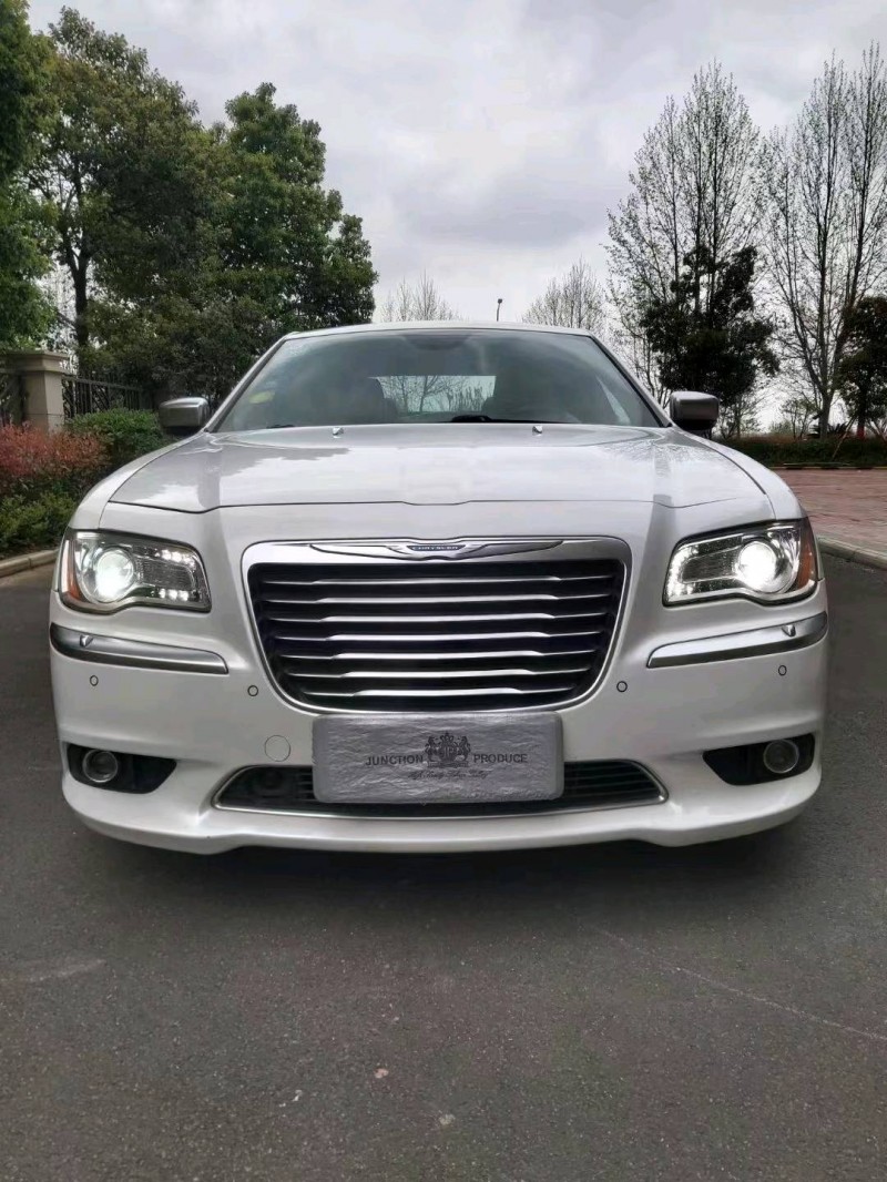 吉安16年克萊斯勒300C1