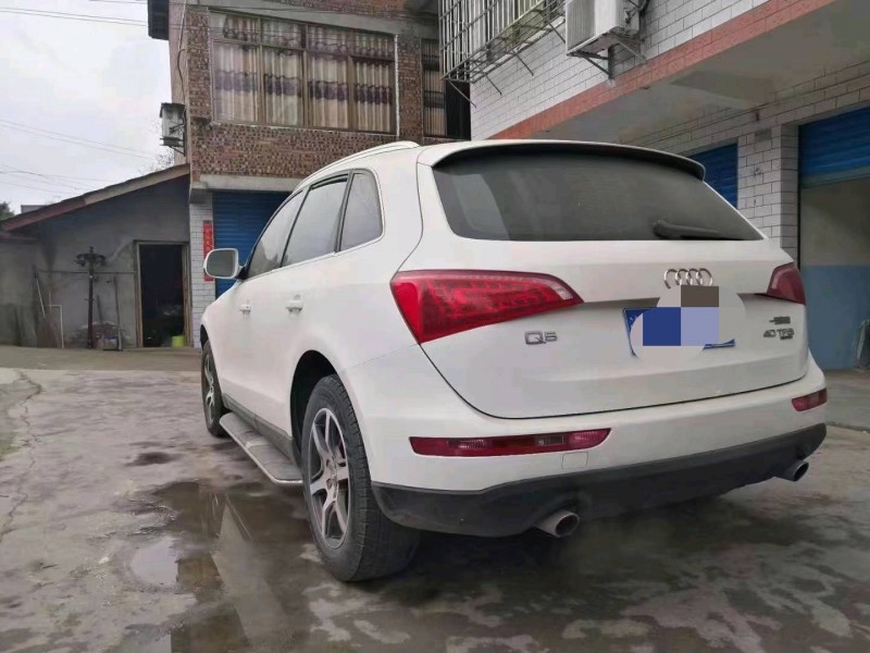 重慶12年奧迪Q56