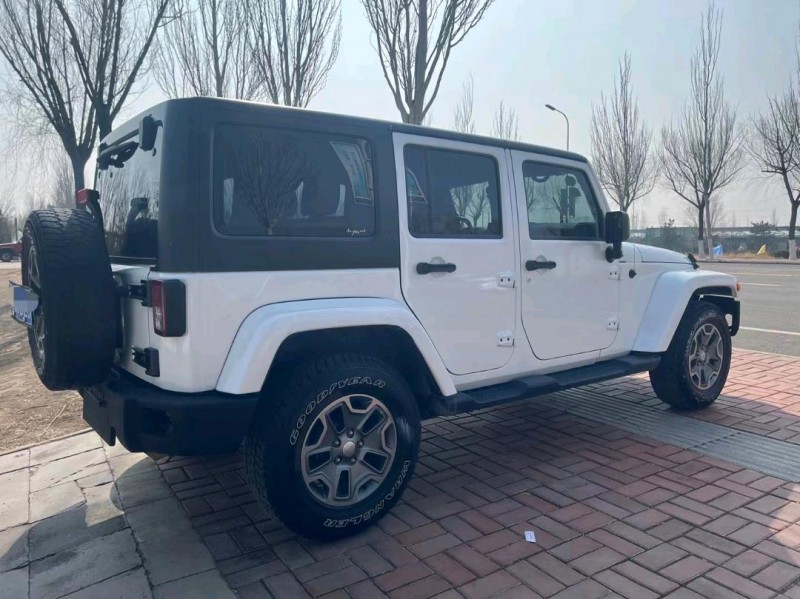 保定18年Jeep牧馬人9