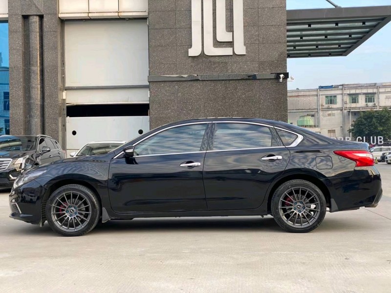 東莞17年日產天籟4