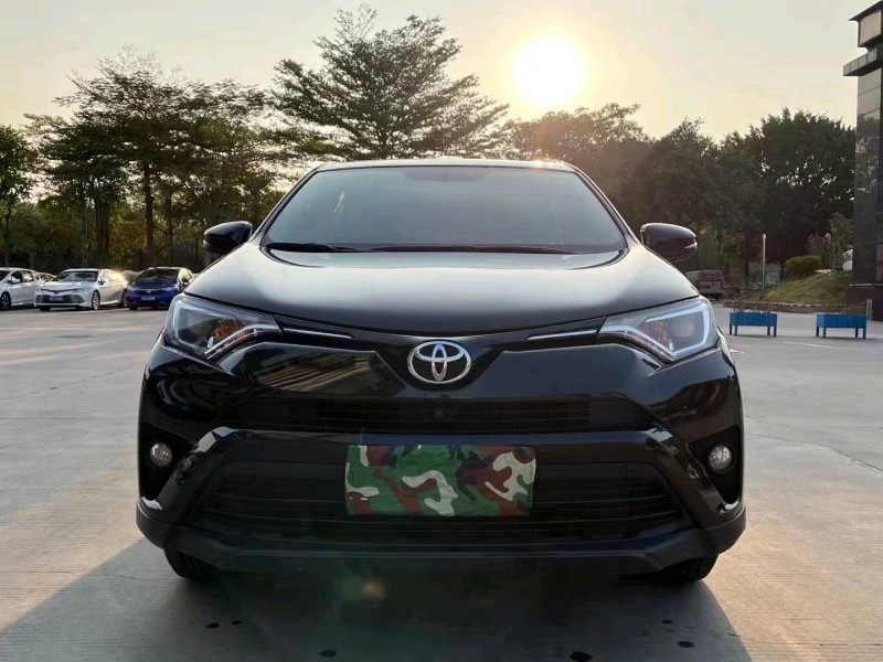 東莞17年豐田RAV4榮放1