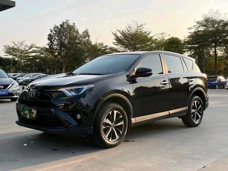 東莞17年豐田RAV4榮放3
