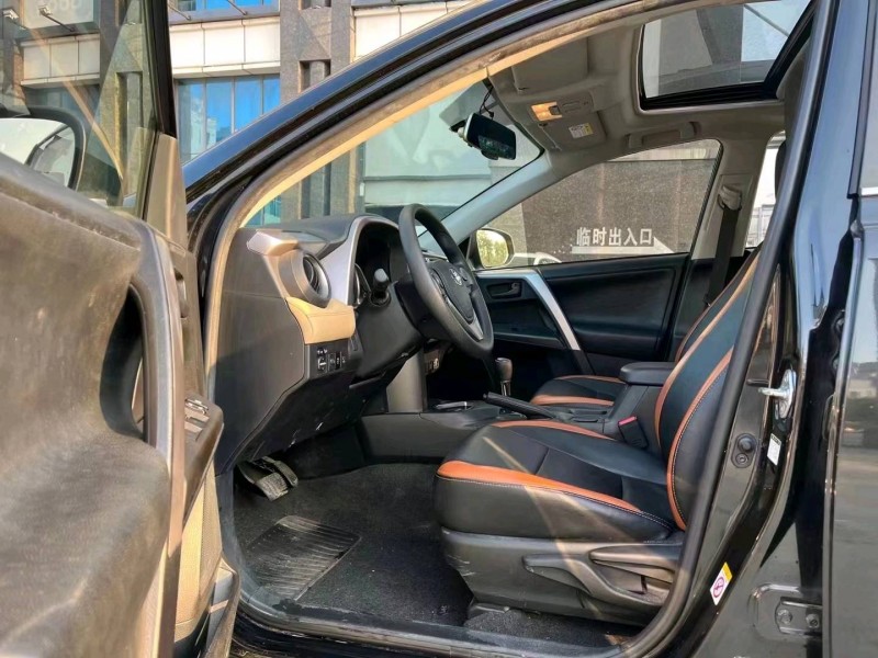 東莞17年豐田RAV4榮放7