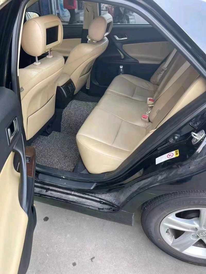 泰州14年丰田锐志5