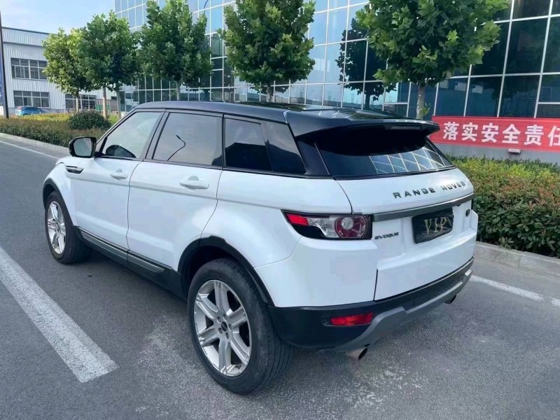 濟寧13年路虎極光8