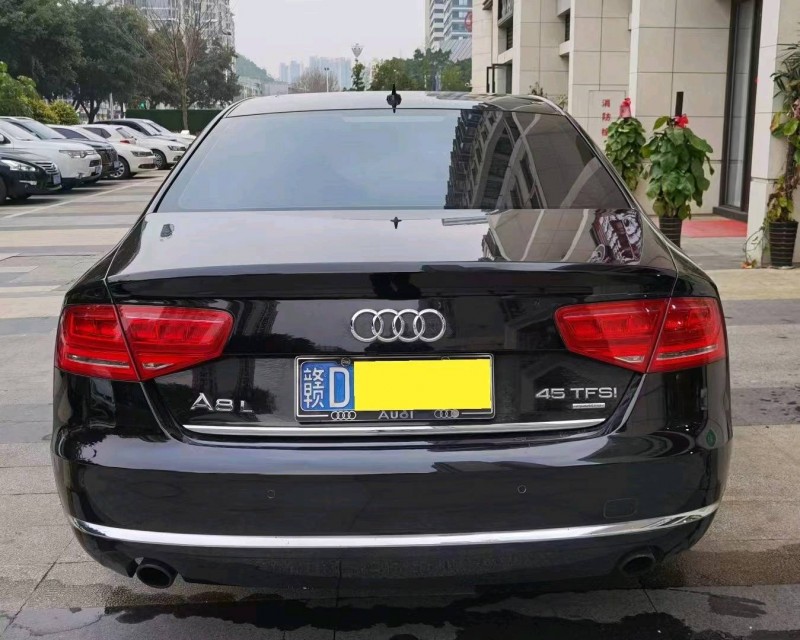 南寧12年奧迪A8L5