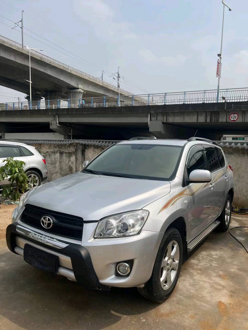 廣州10年豐田RAV43