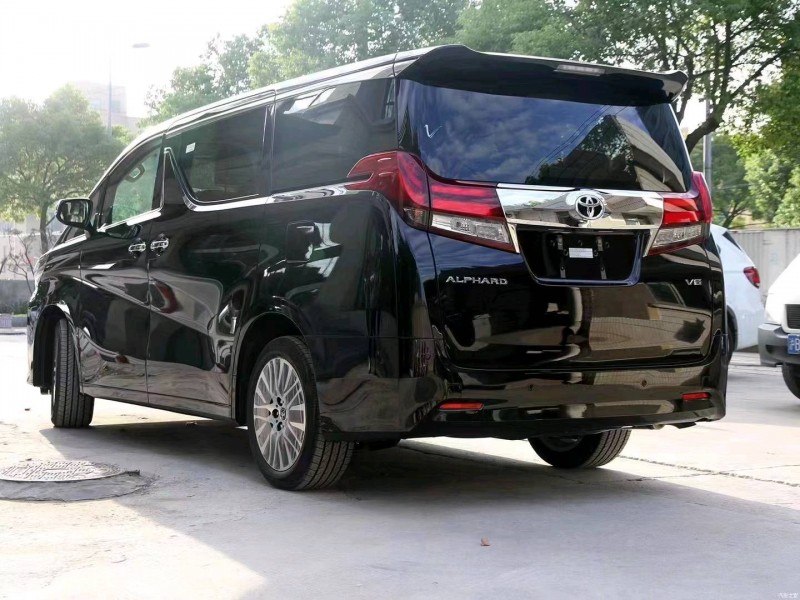 北京18年丰田埃尔法1