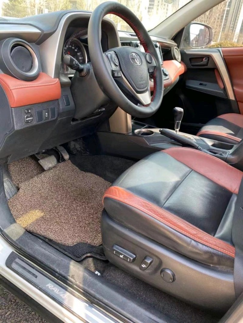 沈陽16年豐田RAV4榮放6
