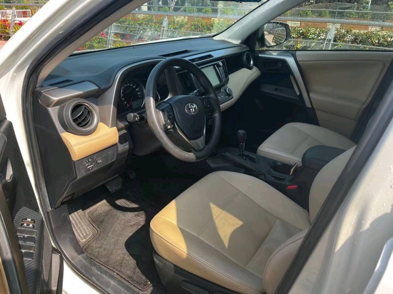廣州16年豐田RAV44
