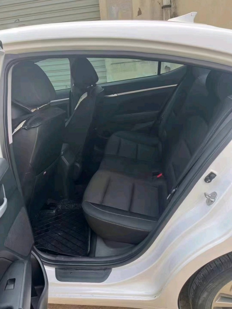 苏州19年现代领动5