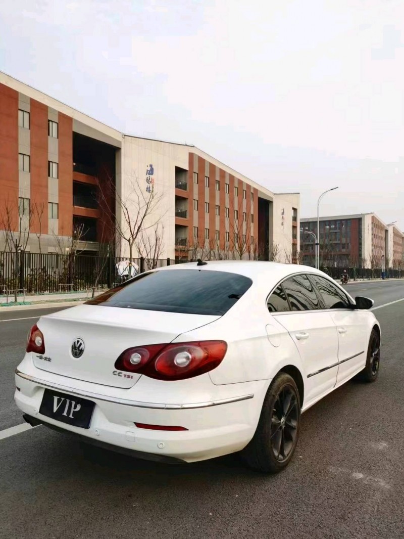 苏州12年大众CC8