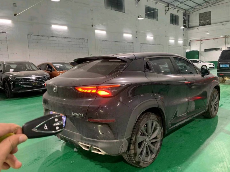 中山20年長安汽車UNI-T6