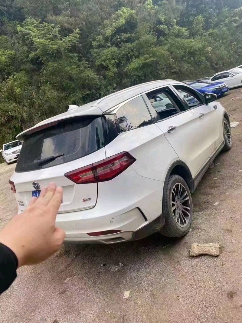 桂林18年君馬汽車S709