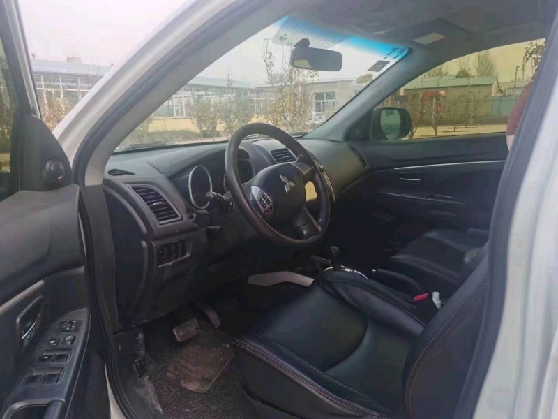 北京14年三菱劲炫5