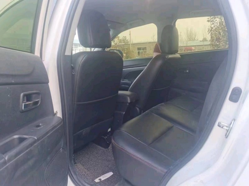 北京14年三菱劲炫6