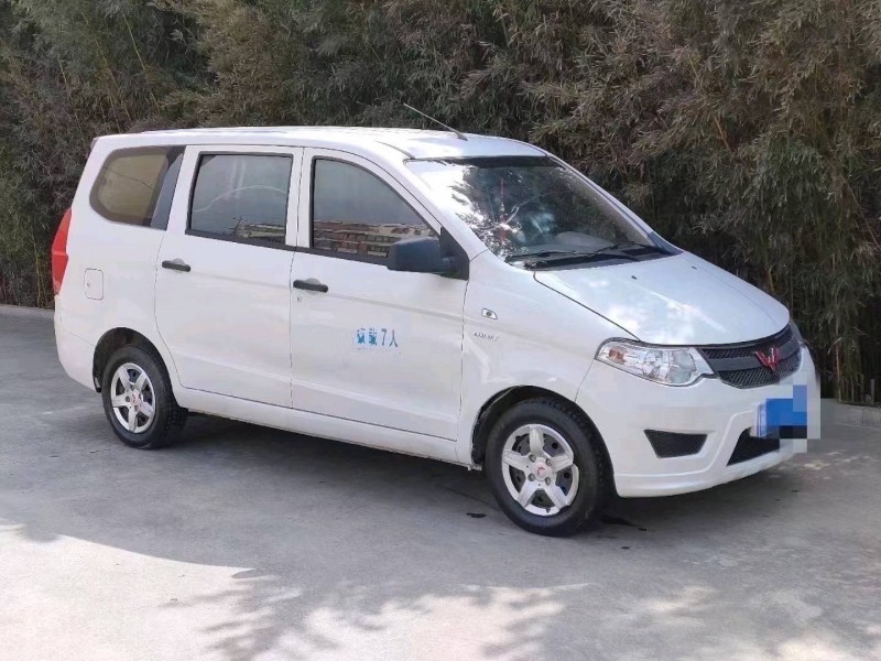 濰坊17年五菱汽車宏光S32