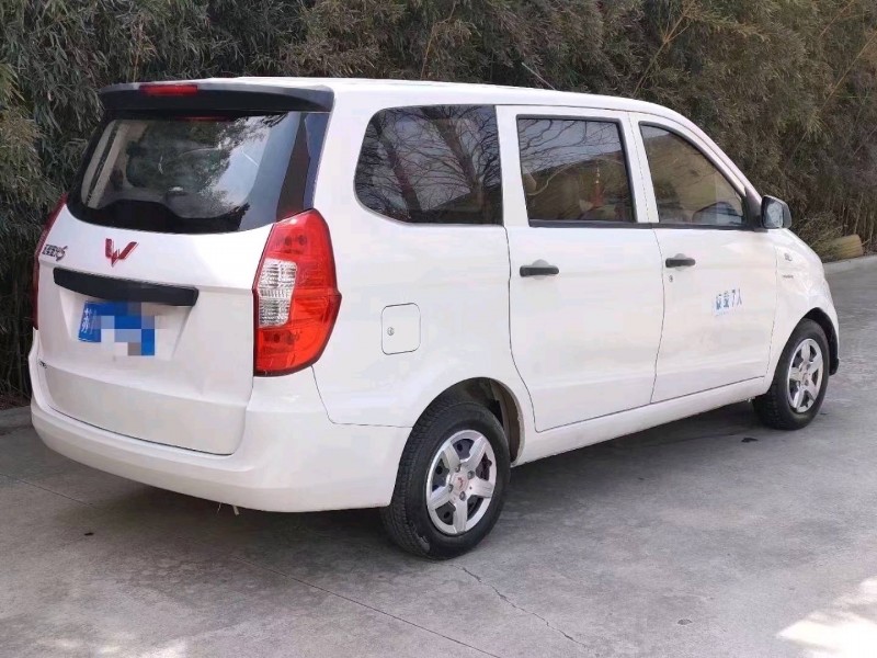 濰坊17年五菱汽車宏光S38