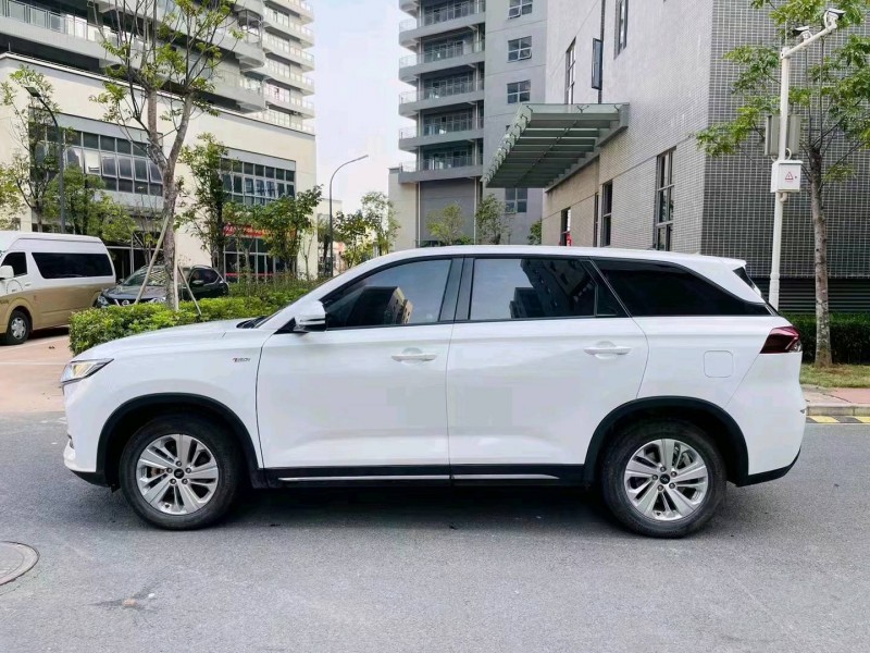 珠海20年長安汽車歐尚4