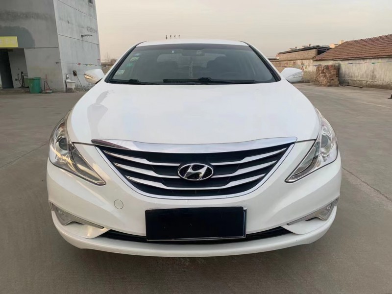 徐州13年现代索纳塔八1