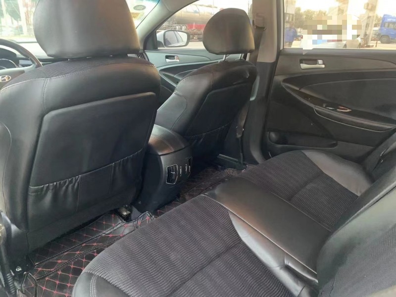 徐州13年现代索纳塔八6