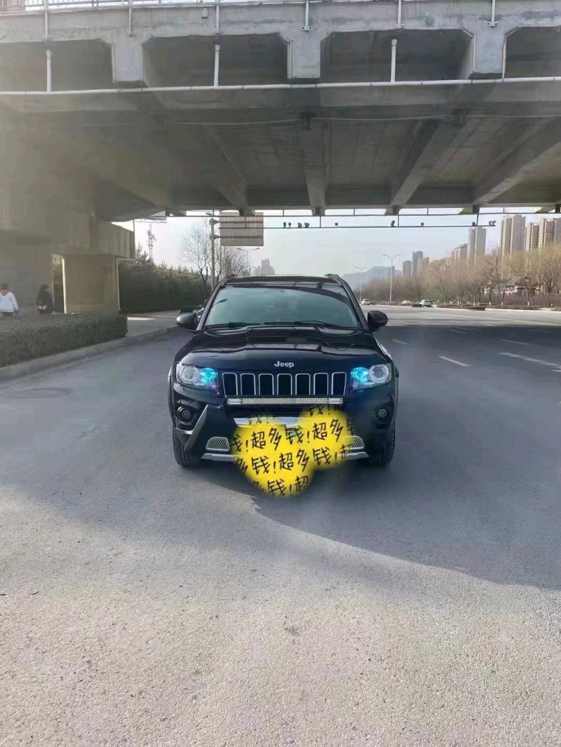 白銀18年Jeep指南者1