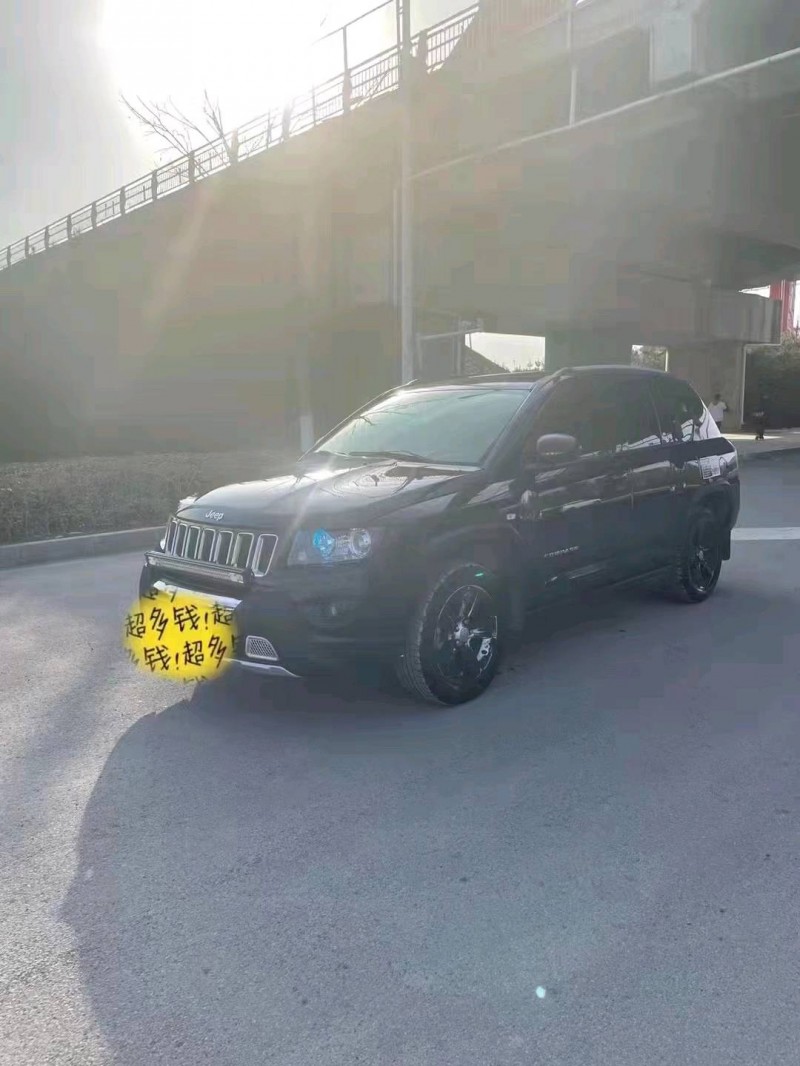 白銀18年Jeep指南者2
