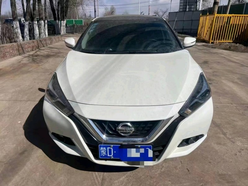 赤峰19年日產天籟1