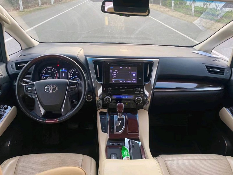 徐州18年丰田埃尔法5