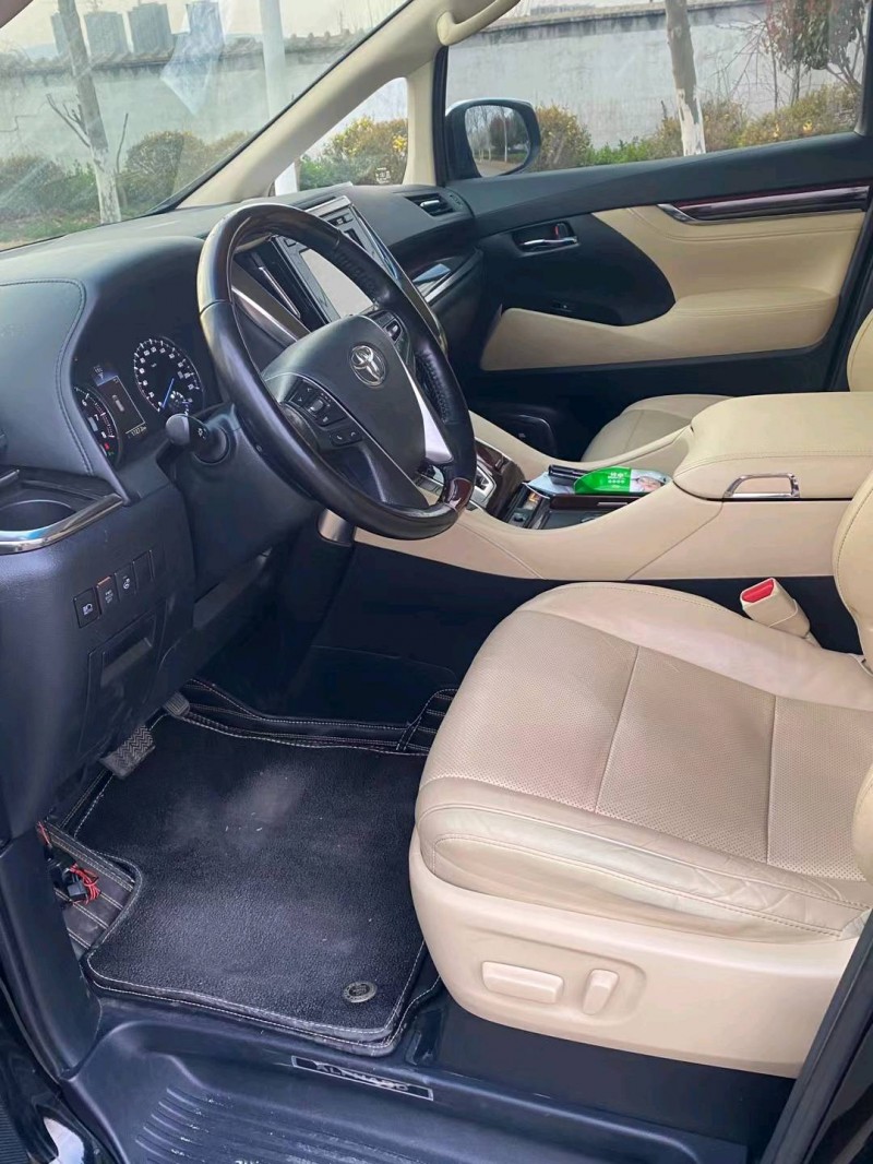 徐州18年丰田埃尔法4
