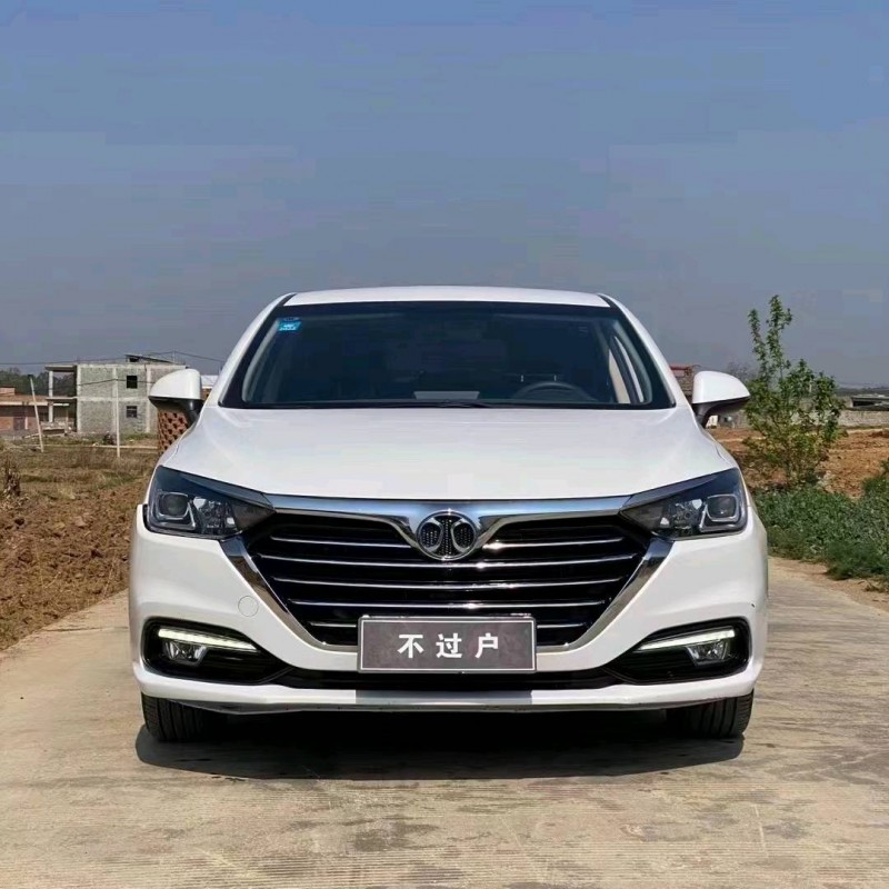 麗江20年北汽紳寶D501