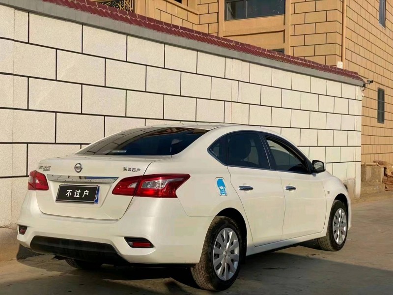 麗江21年日產軒逸5