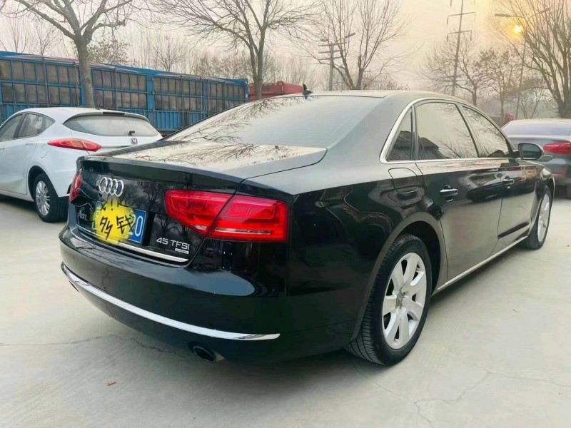北京12年奧迪A8L2