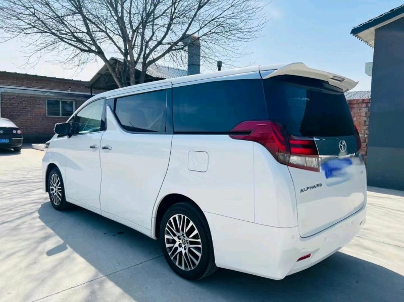 北京18年丰田埃尔法2