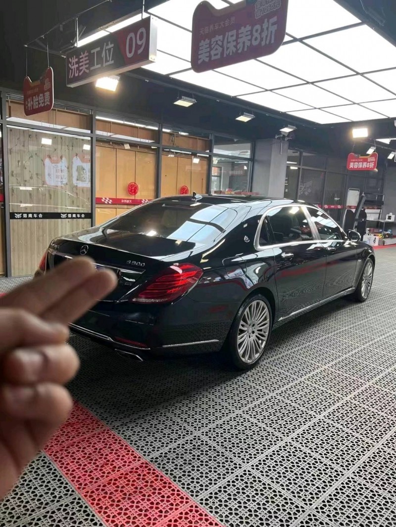 北京17年奔驰迈巴赫S级9