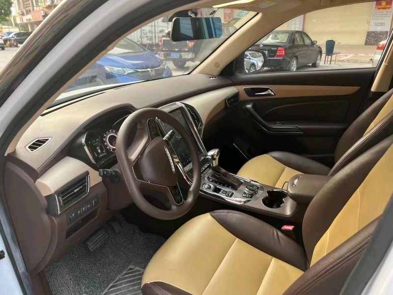 深圳18年獵豹汽車CS98