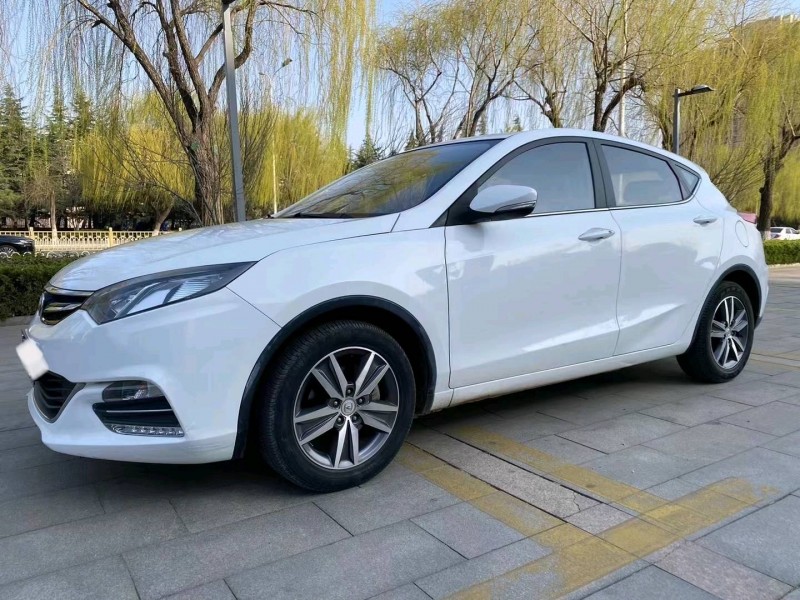 東營16年長安汽車逸動2