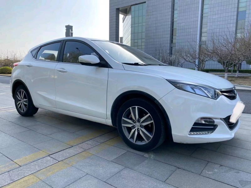 東營16年長安汽車逸動3