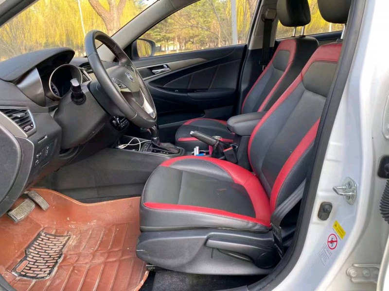 東營16年長安汽車逸動6