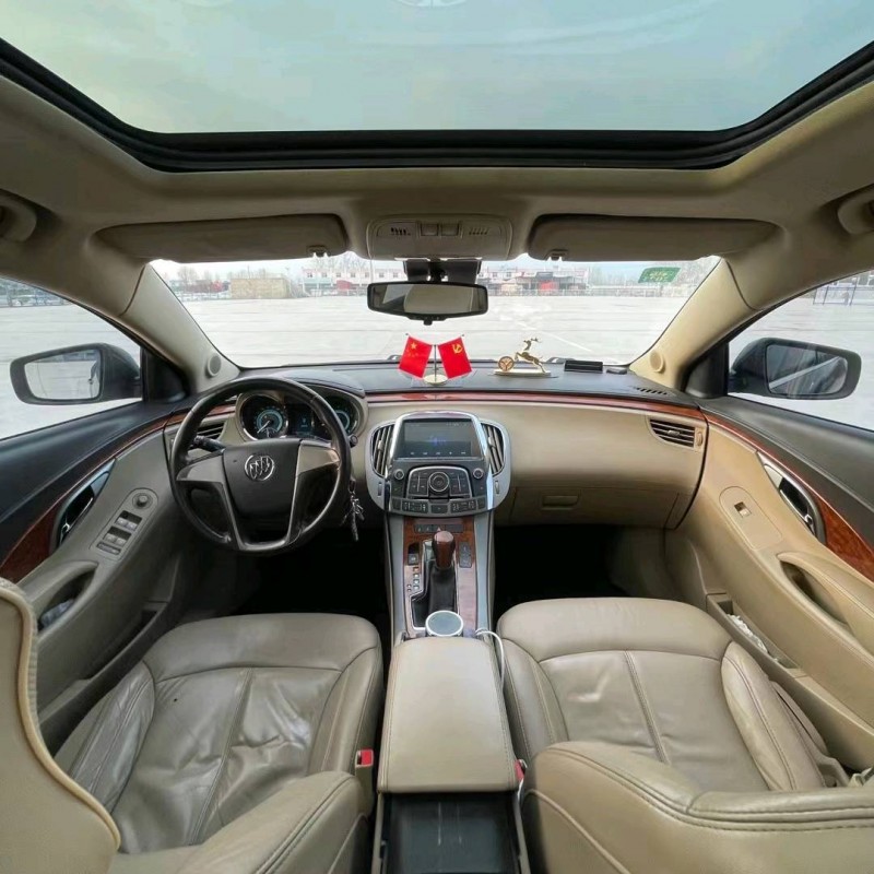 北京12年别克君越8